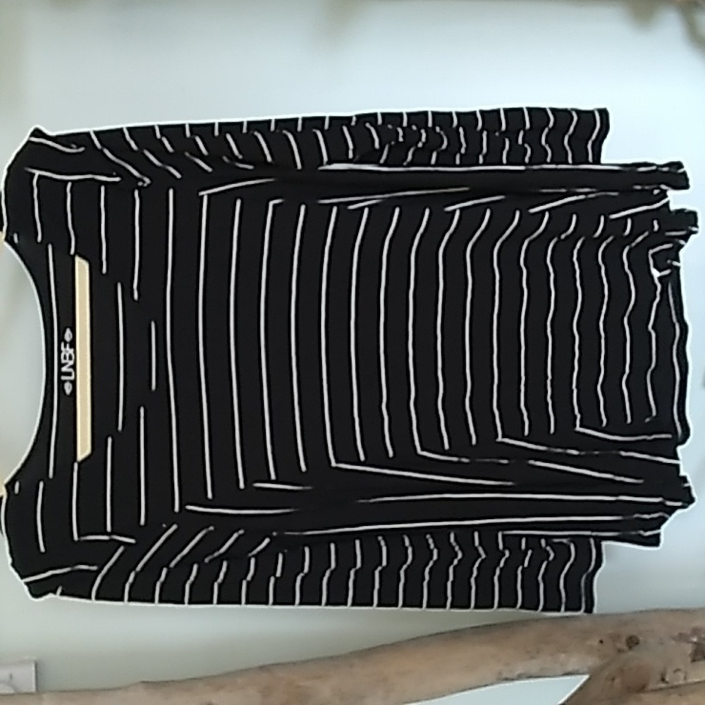 LNBF black and white striped long line, long sleeve women's top. Size large
